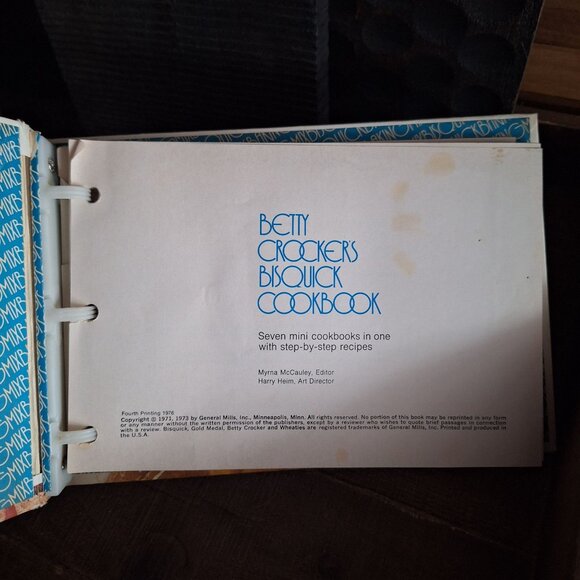 Betty‎ Crockers Bisquick Cookbook 1976 4th Printing Small Vintage Easy Homestead - Picture 3 of 10